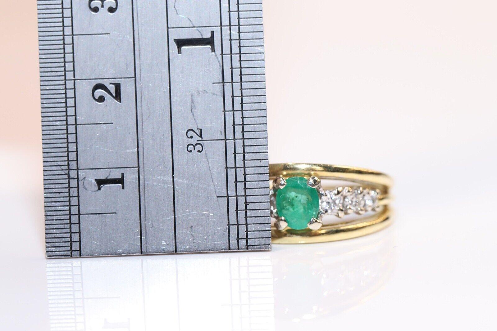 Vintage Circa 1980s 18k Gold Natural Diamond And Emerald Ring  For Sale 1