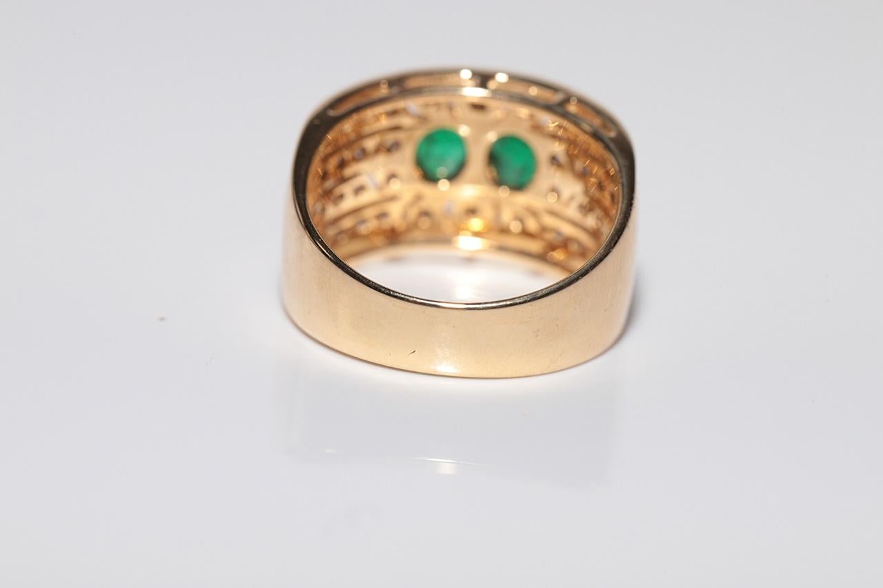 Vintage Circa 1980s 18k Gold Natural Diamond And Emerald Ring For Sale 2