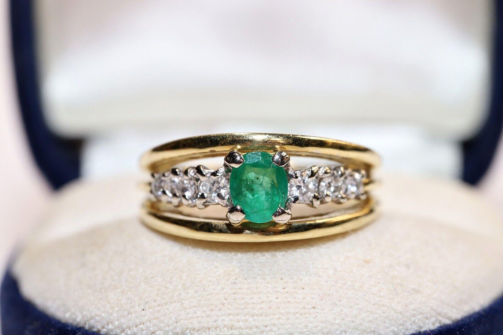 Vintage Circa 1980s 18k Gold Natural Diamond And Emerald Ring  For Sale 3