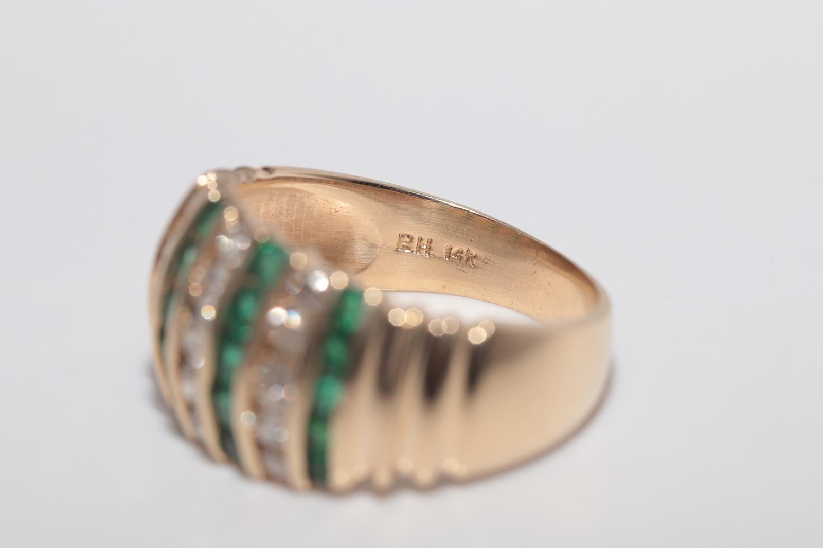 Vintage-Ring aus 18 Karat Gold mit natürlichem Diamant und Smaragd, ca. 1980er Jahre im Angebot 3