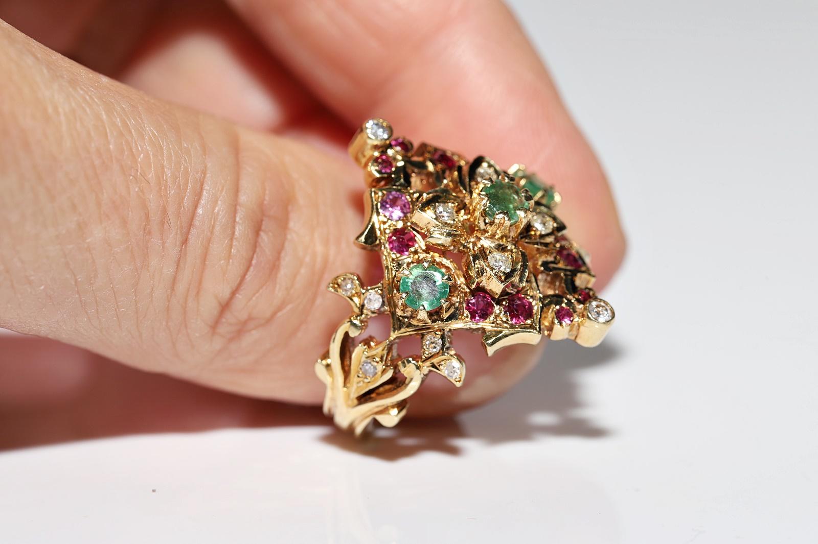 Vintage Circa 1980s 18k Gold Natural Diamond And Emerald Ruby Navette Ring For Sale 11