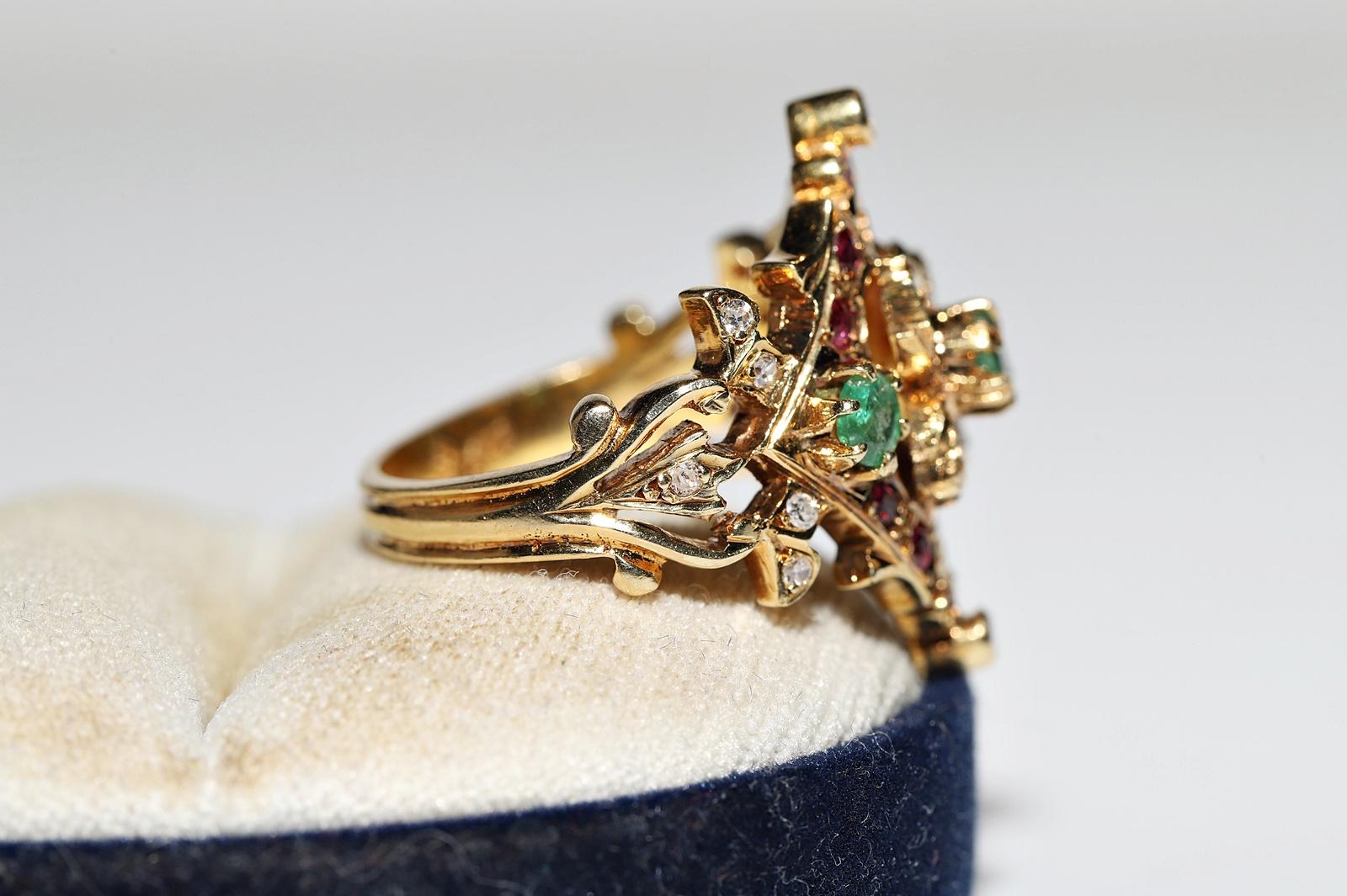 Vintage Circa 1980s 18k Gold Natural Diamond And Emerald Ruby Navette Ring For Sale 1