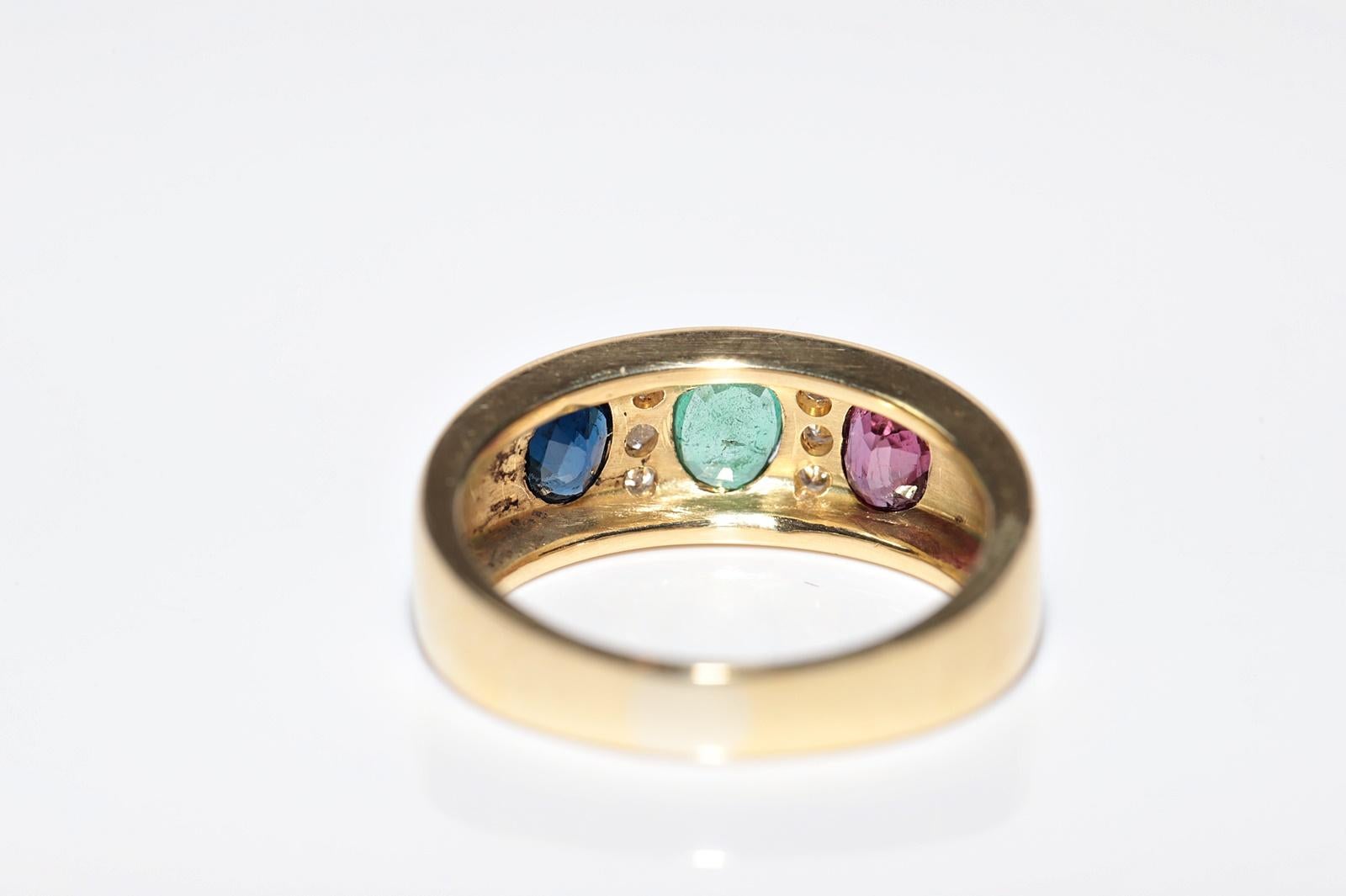 Vintage Circa 1980s 18k Gold Natural Diamond And Emerald Sapphire Ruby Ring For Sale 7