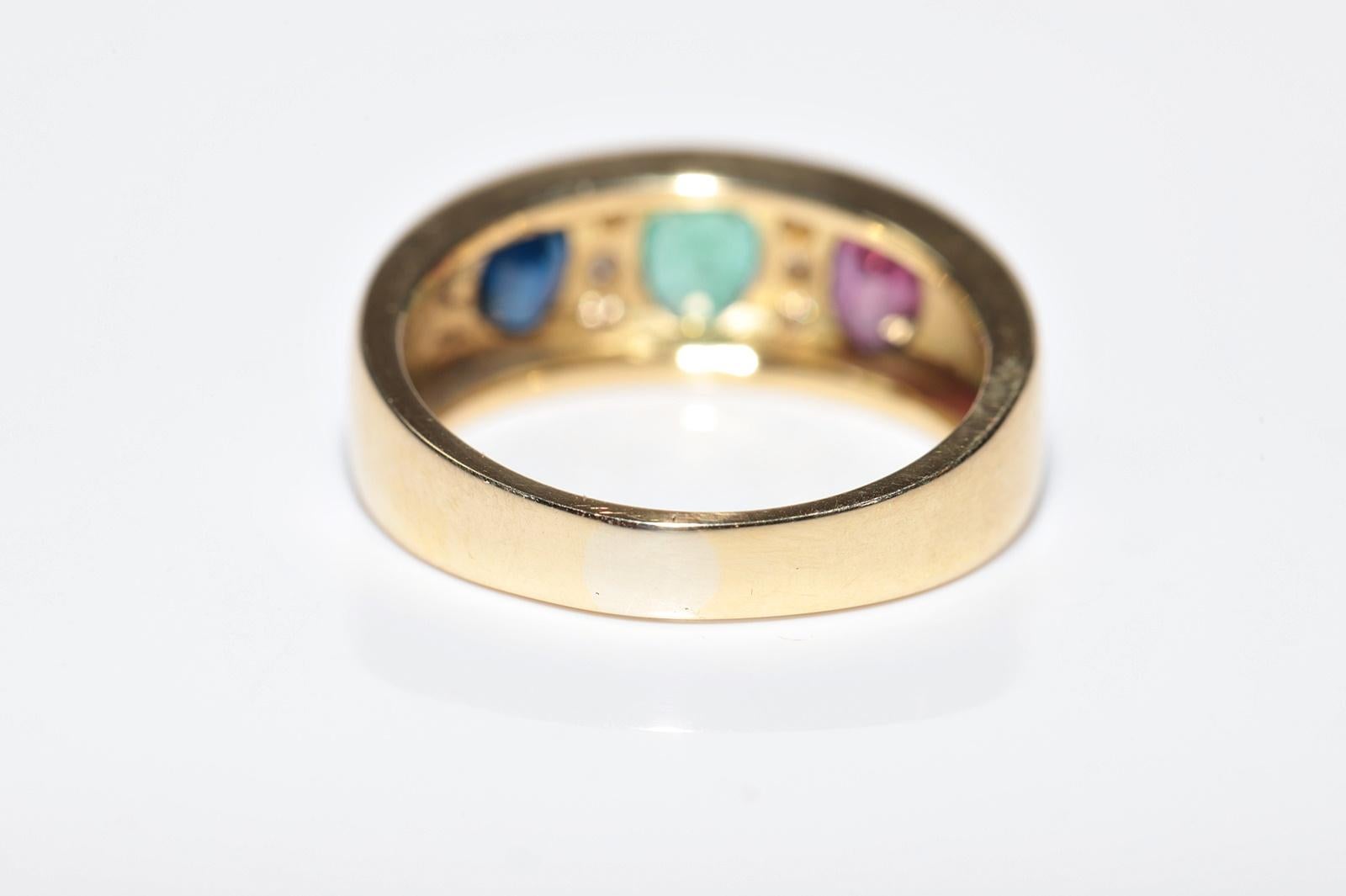Vintage Circa 1980s 18k Gold Natural Diamond And Emerald Sapphire Ruby Ring For Sale 8