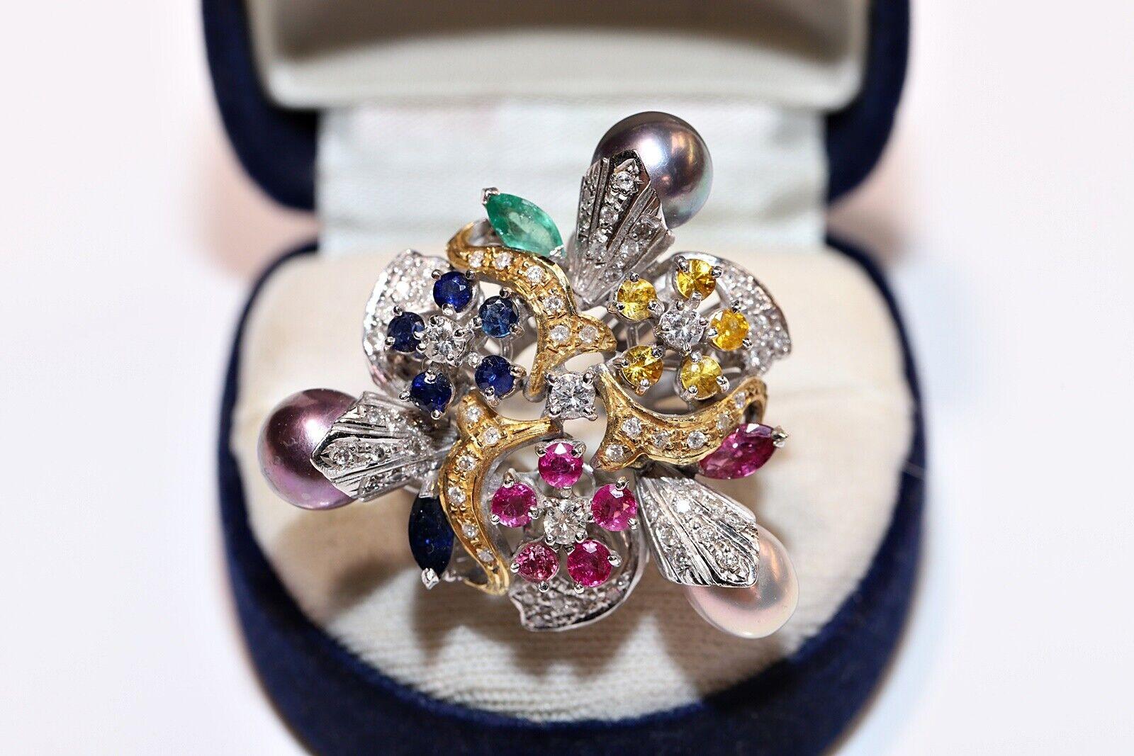 Vintage Circa 1980s 18k Gold Natural Diamond And Emerald Sapphire Ruby Ring For Sale 2