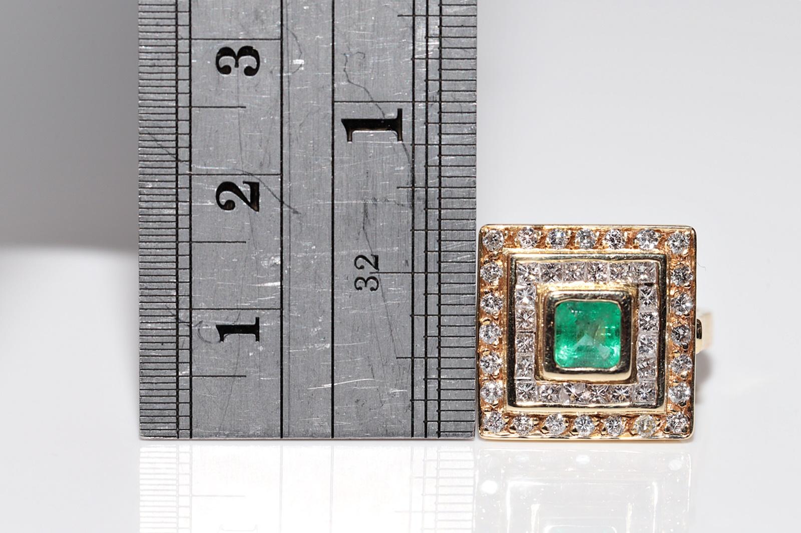 Vintage Circa 1980s 18k Gold Natural Diamond And Emerald Square Style Ring For Sale 5