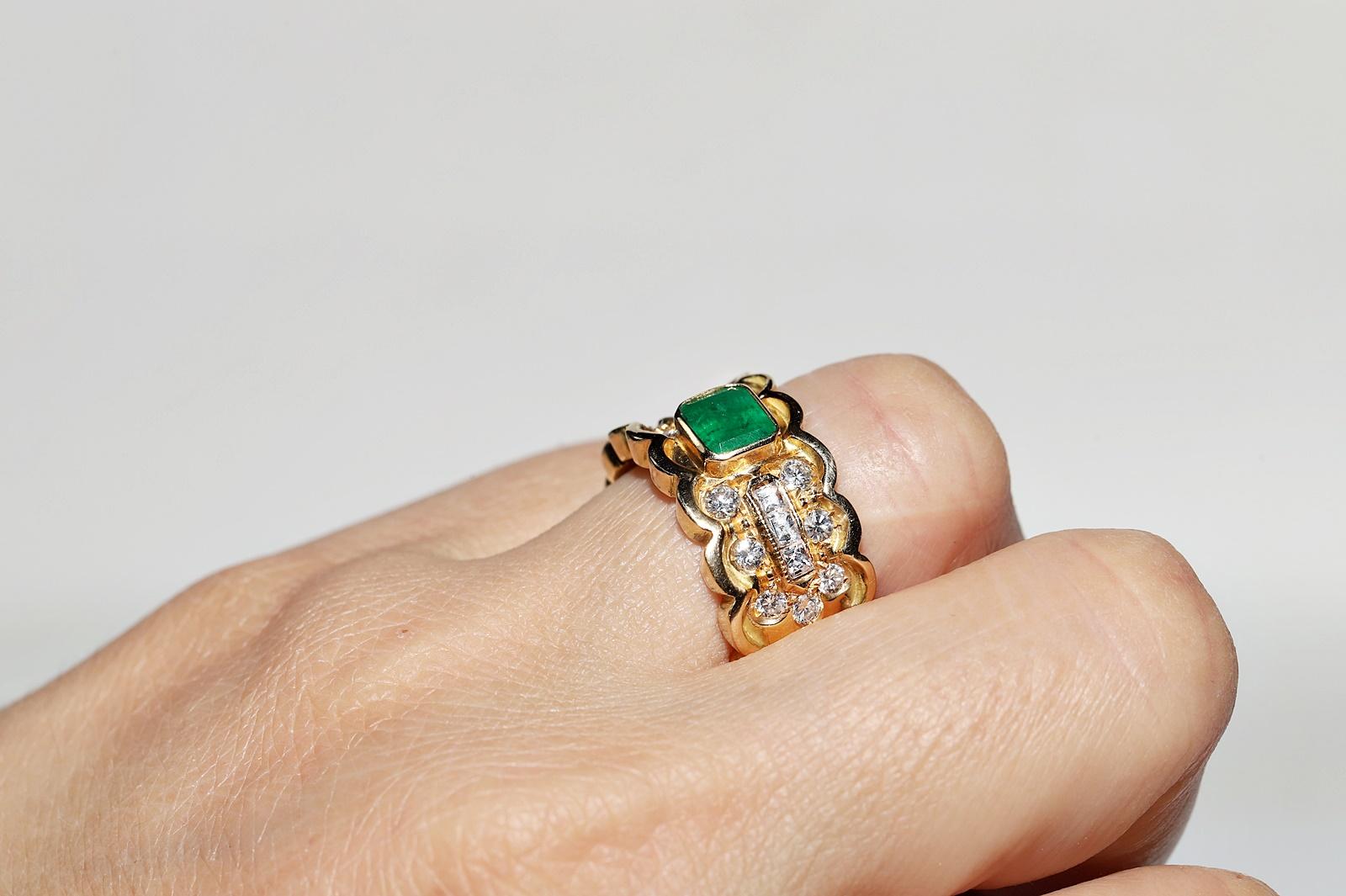 Vintage Circa 1980s 18k Gold Natural Diamond And Emerald Strong Tank Ring For Sale 9