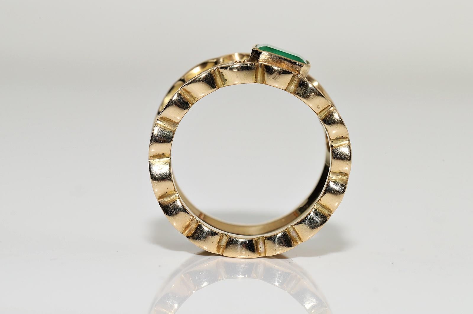 Vintage Circa 1980s 18k Gold Natural Diamond And Emerald Strong Tank Ring For Sale 11