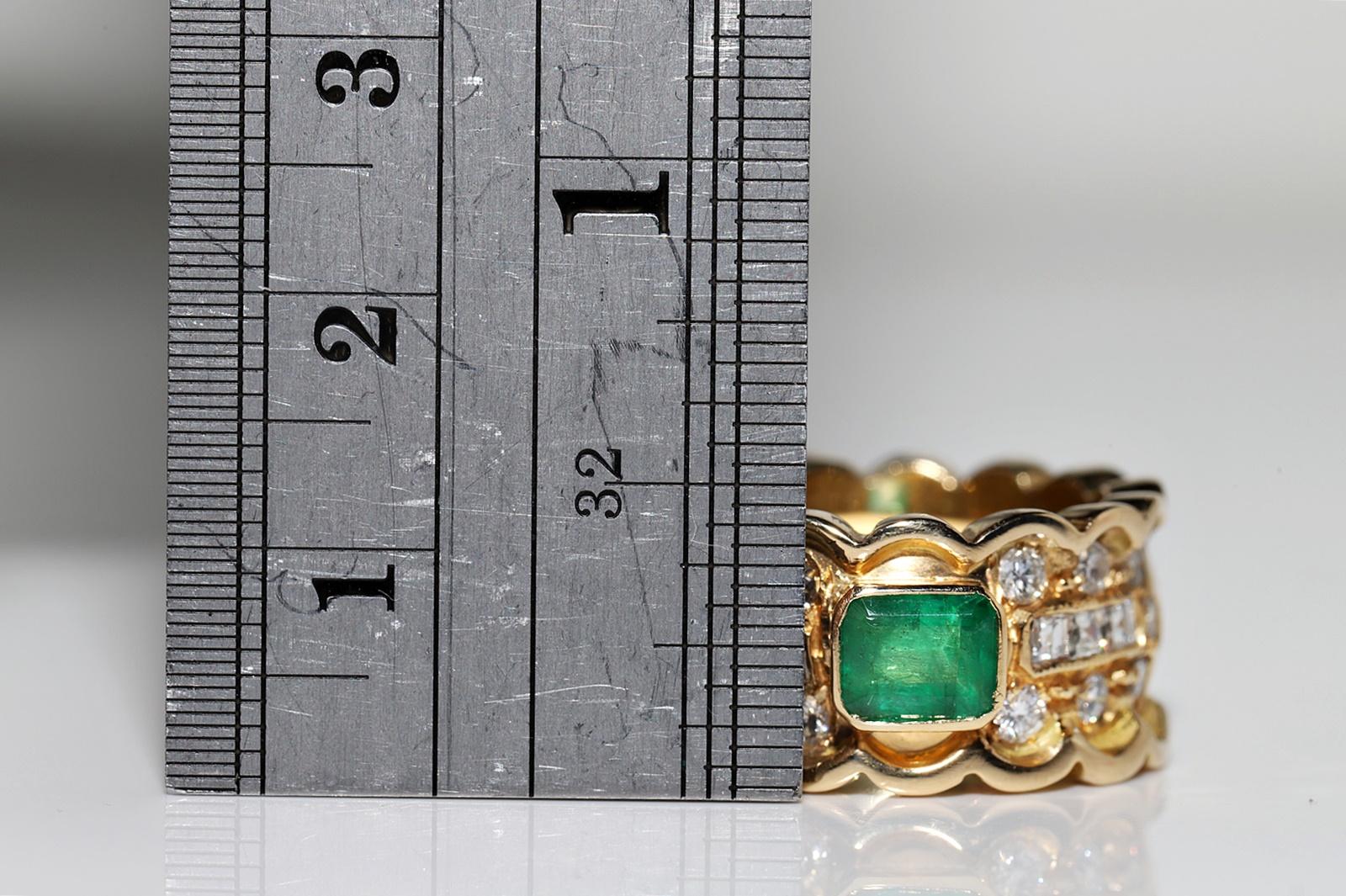 Vintage Circa 1980s 18k Gold Natural Diamond And Emerald Strong Tank Ring For Sale 12