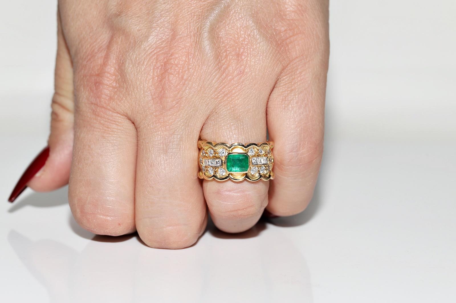 Brilliant Cut Vintage Circa 1980s 18k Gold Natural Diamond And Emerald Strong Tank Ring For Sale