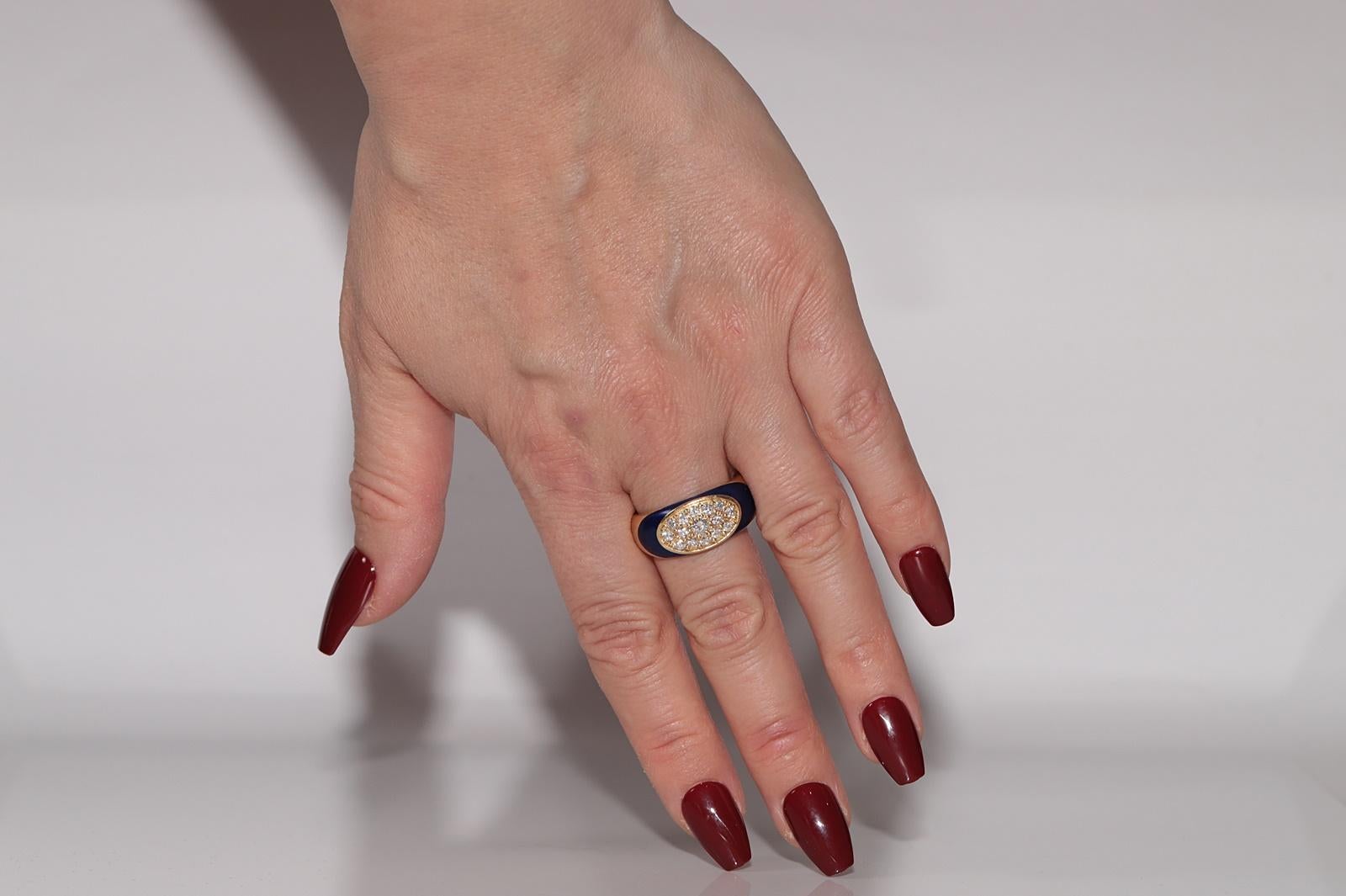 Vintage Circa 1980s 18k Gold Natural Diamond And Enamel Band Ring For Sale 6