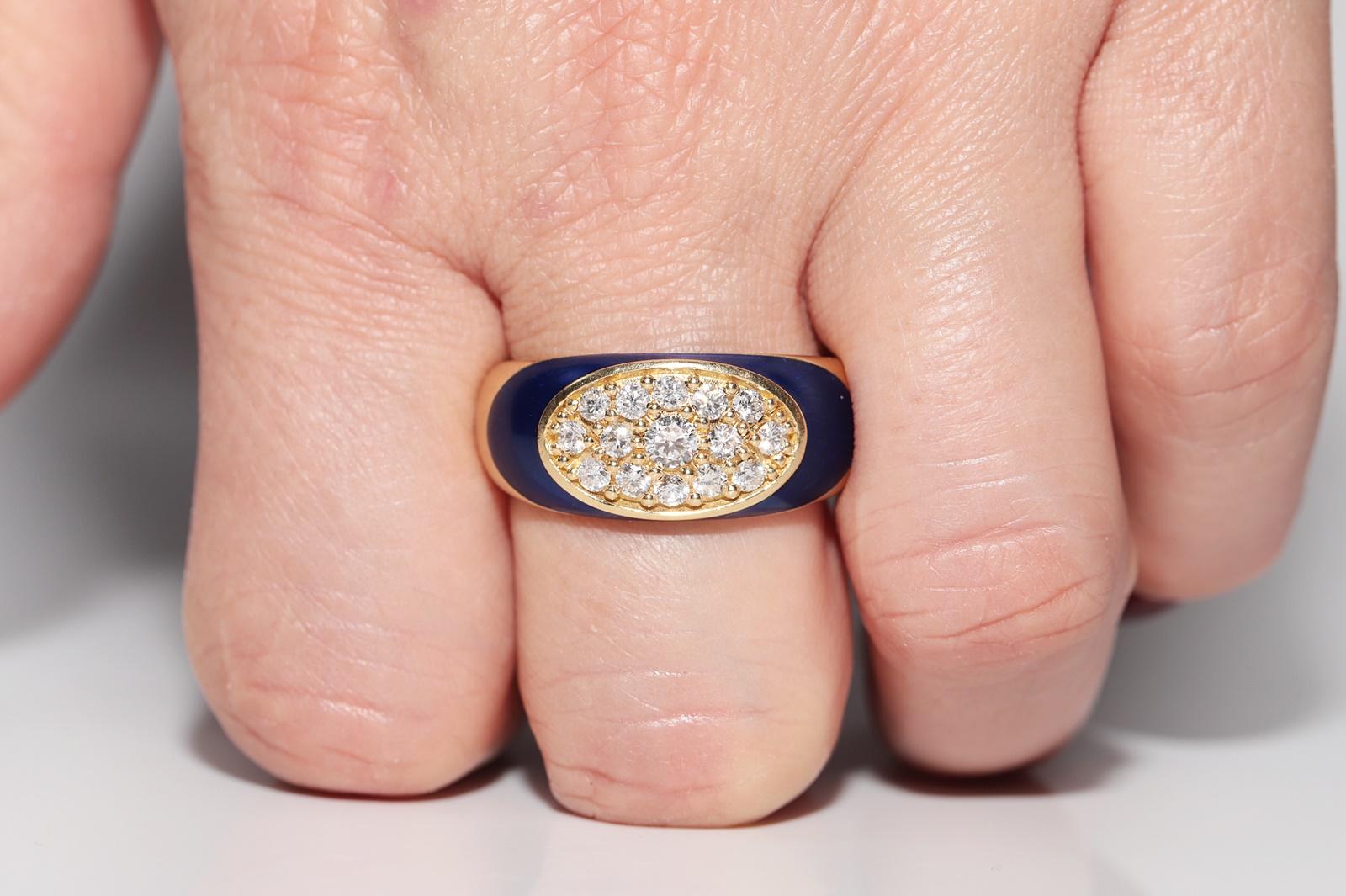 Vintage Circa 1980s 18k Gold Natural Diamond And Enamel Band Ring For Sale 8