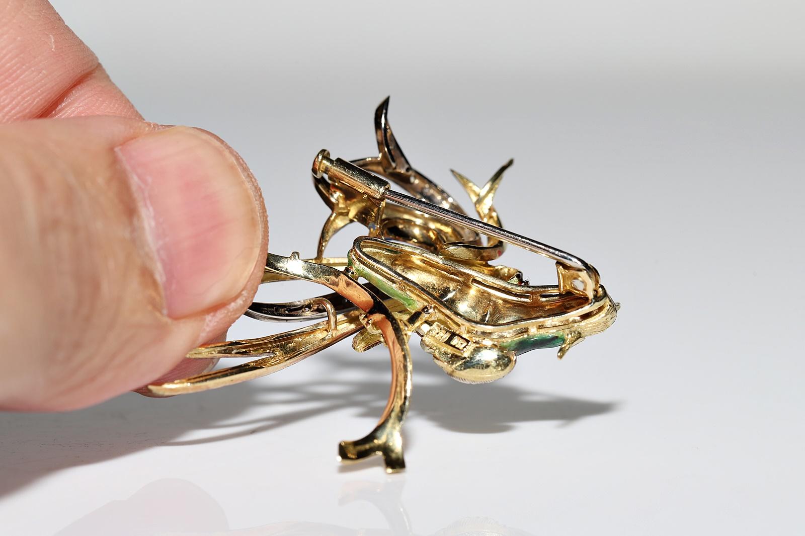Vintage Circa 1980s 18k Gold Natural Diamond And Enamel Bird Brooch For Sale 1