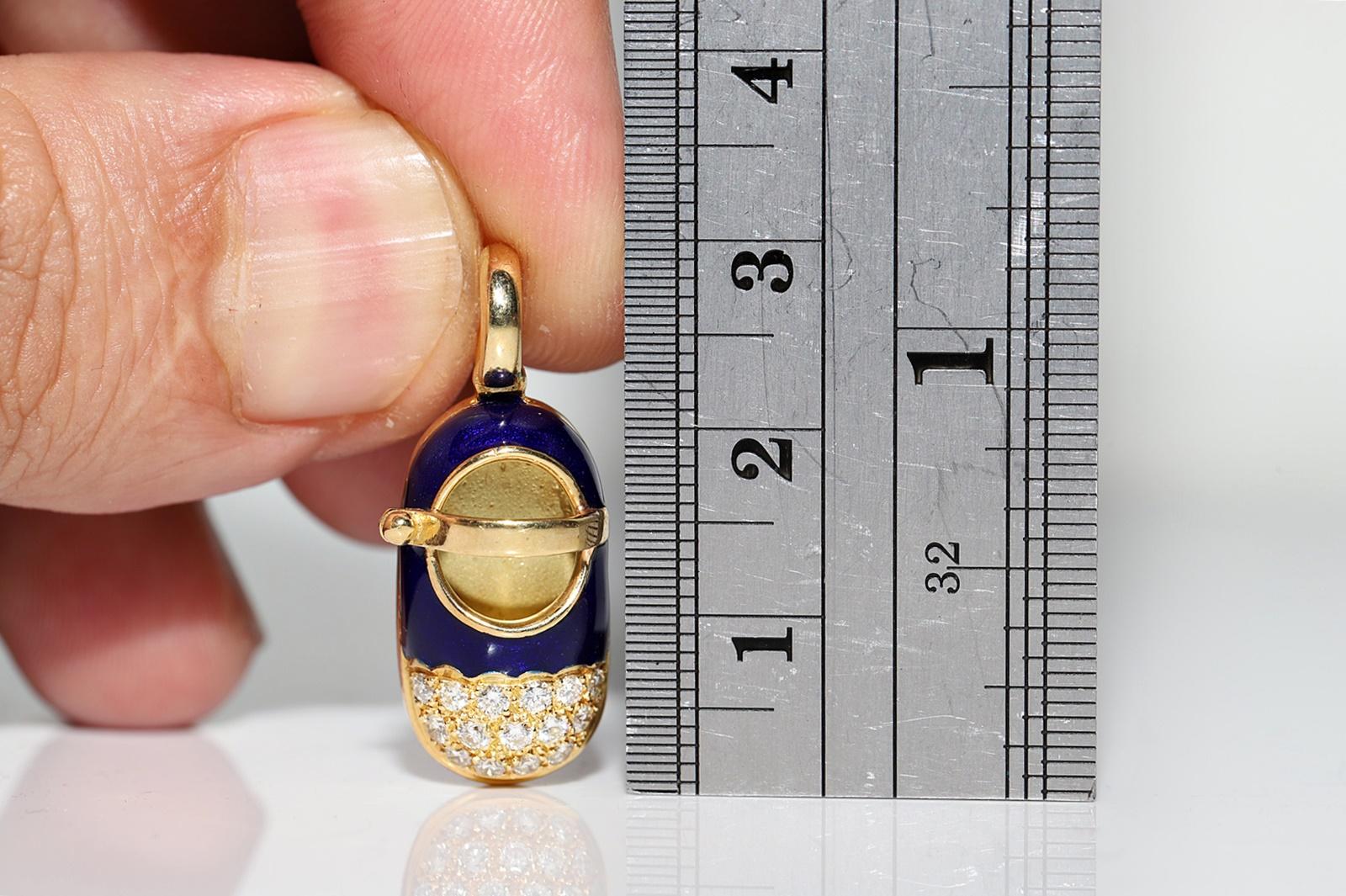 Vintage Circa 1980er Jahre 18k Gold Natürlicher Diamant und Emaille Dekorierte Schuhe Anhänger (Retro) im Angebot