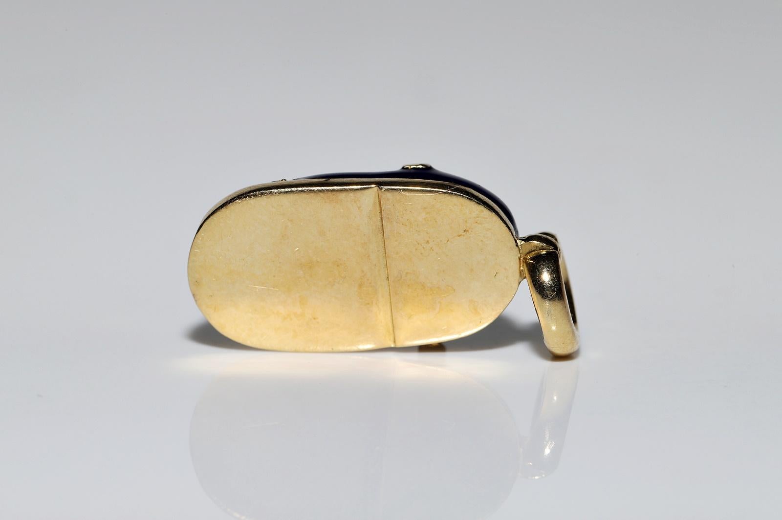 Vintage Circa 1980er Jahre 18k Gold Natürlicher Diamant und Emaille Dekorierte Schuhe Anhänger im Angebot 2