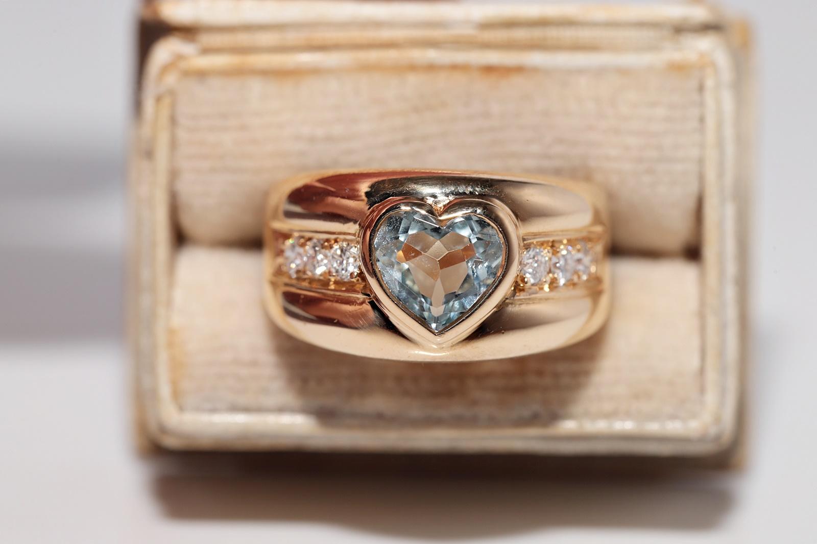 
In sehr gutem Zustand.
Das Gesamtgewicht beträgt 8.5 Gramm.
Insgesamt ist Diamant 0,30 ct.
Der Diamant hat F-G Farbe und vvs-vs Klarheit.
Total ist aqua marine 1.20 ct.
Ringgröße ist US 6.25 
Wir können jede Größe herstellen.
Die Schachtel ist