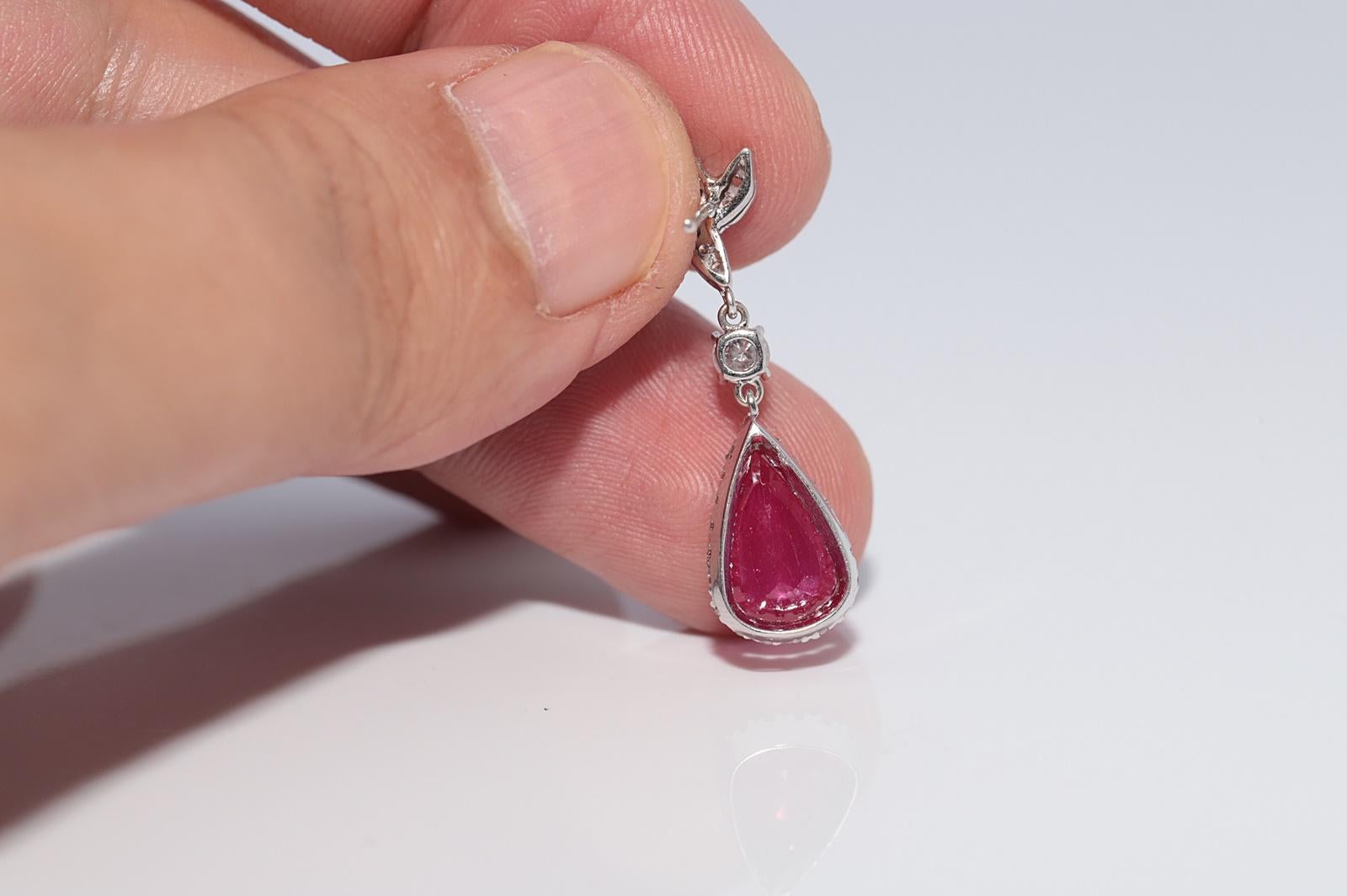 Vintage Circa 1980s 18k Gold Natural Diamond And Heated Ruby Drop Earring For Sale 6