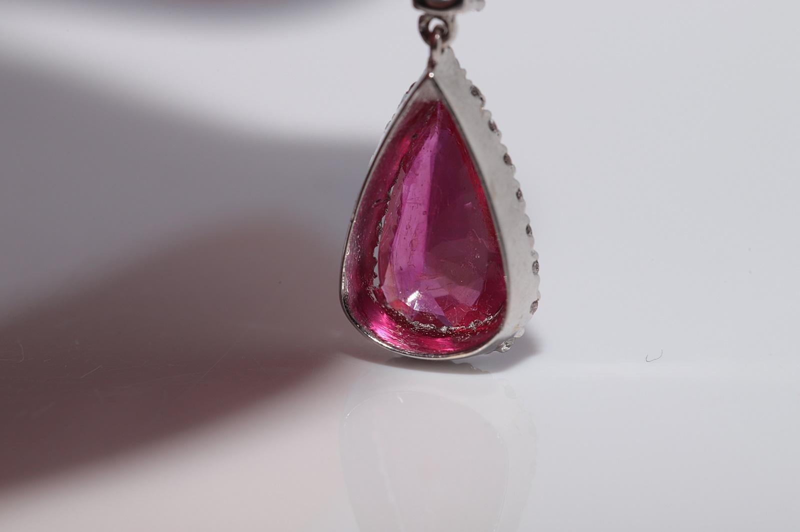 Vintage Circa 1980s 18k Gold Natural Diamond And Heated Ruby Drop Earring For Sale 10