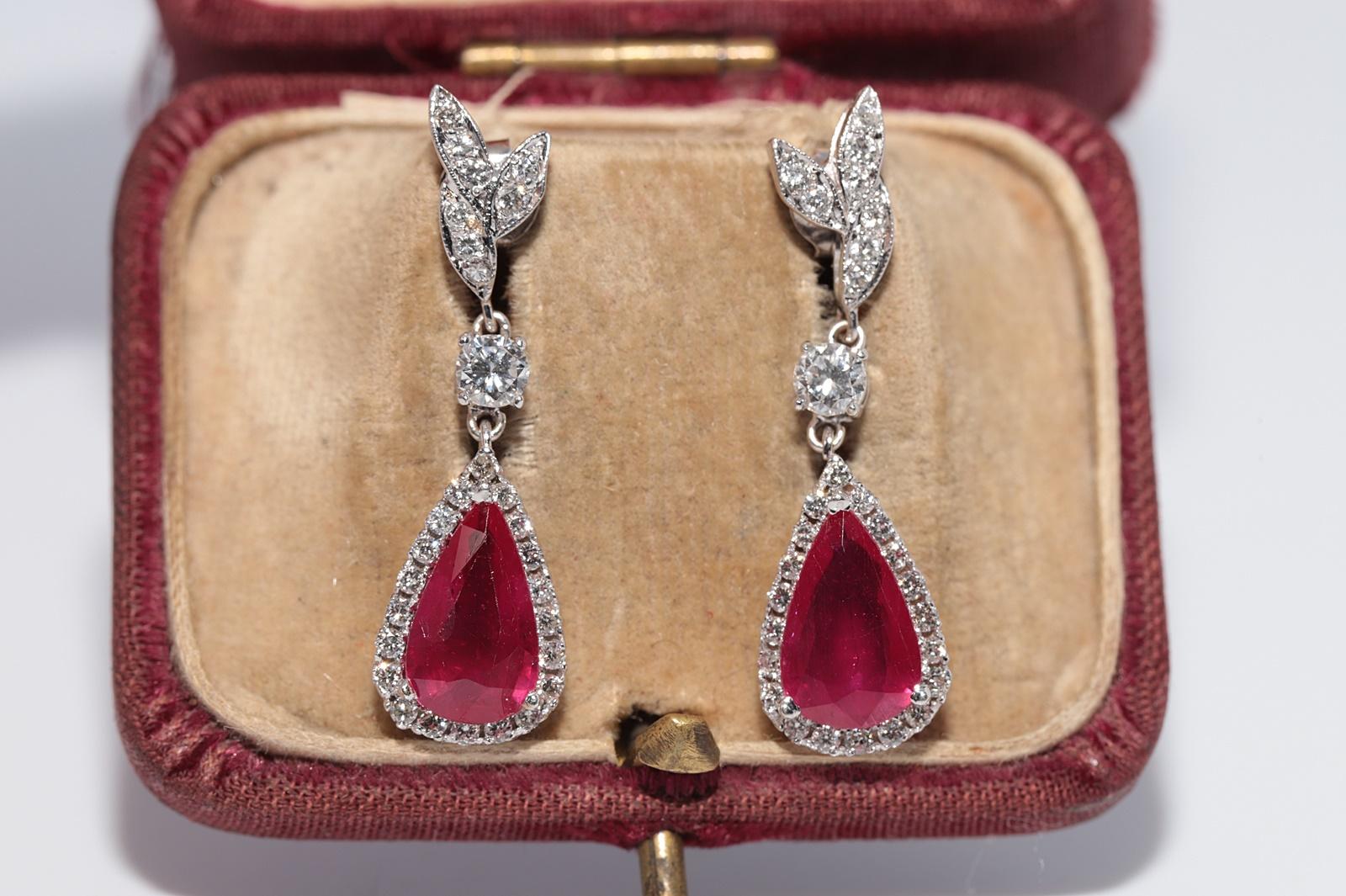 In very good condition.
Total weight is 4.7 grams.
Totally is diamond 1.20 ct.
The diamond is has F-G color and vvs1-vs1 clarity.
Totally is heated ruby 4.50 ct.
The box is not included.
Please contact for any questions.