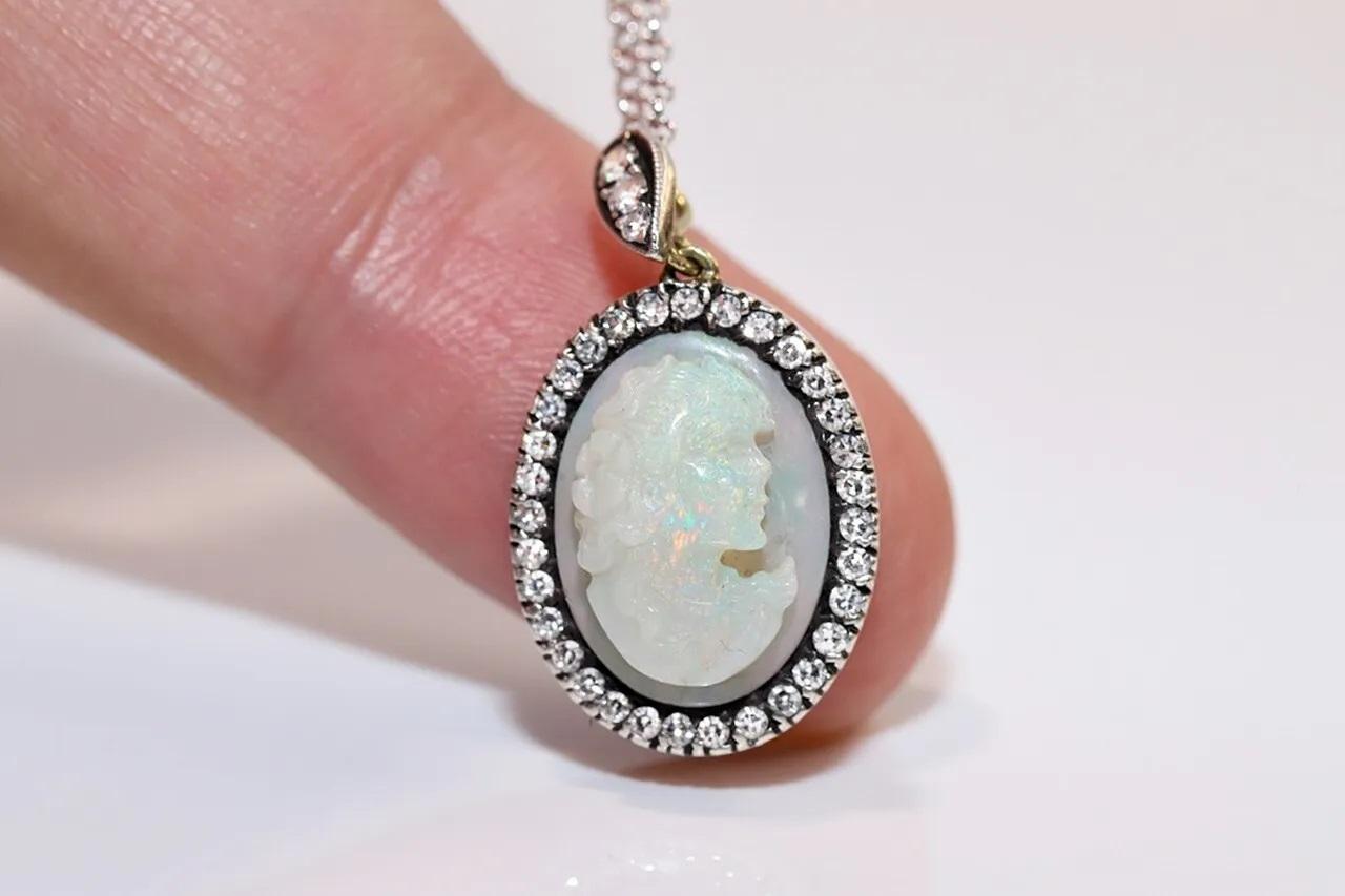 Halskette mit Anhänger, Vintage, ca. 1980er Jahre, 18 Karat Gold, natürlicher Diamant und Opal, dekoriert im Angebot 1