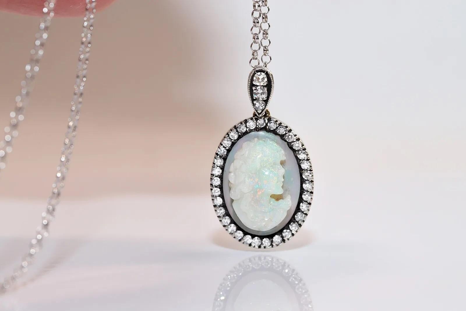 Halskette mit Anhänger, Vintage, ca. 1980er Jahre, 18 Karat Gold, natürlicher Diamant und Opal, dekoriert im Angebot 3