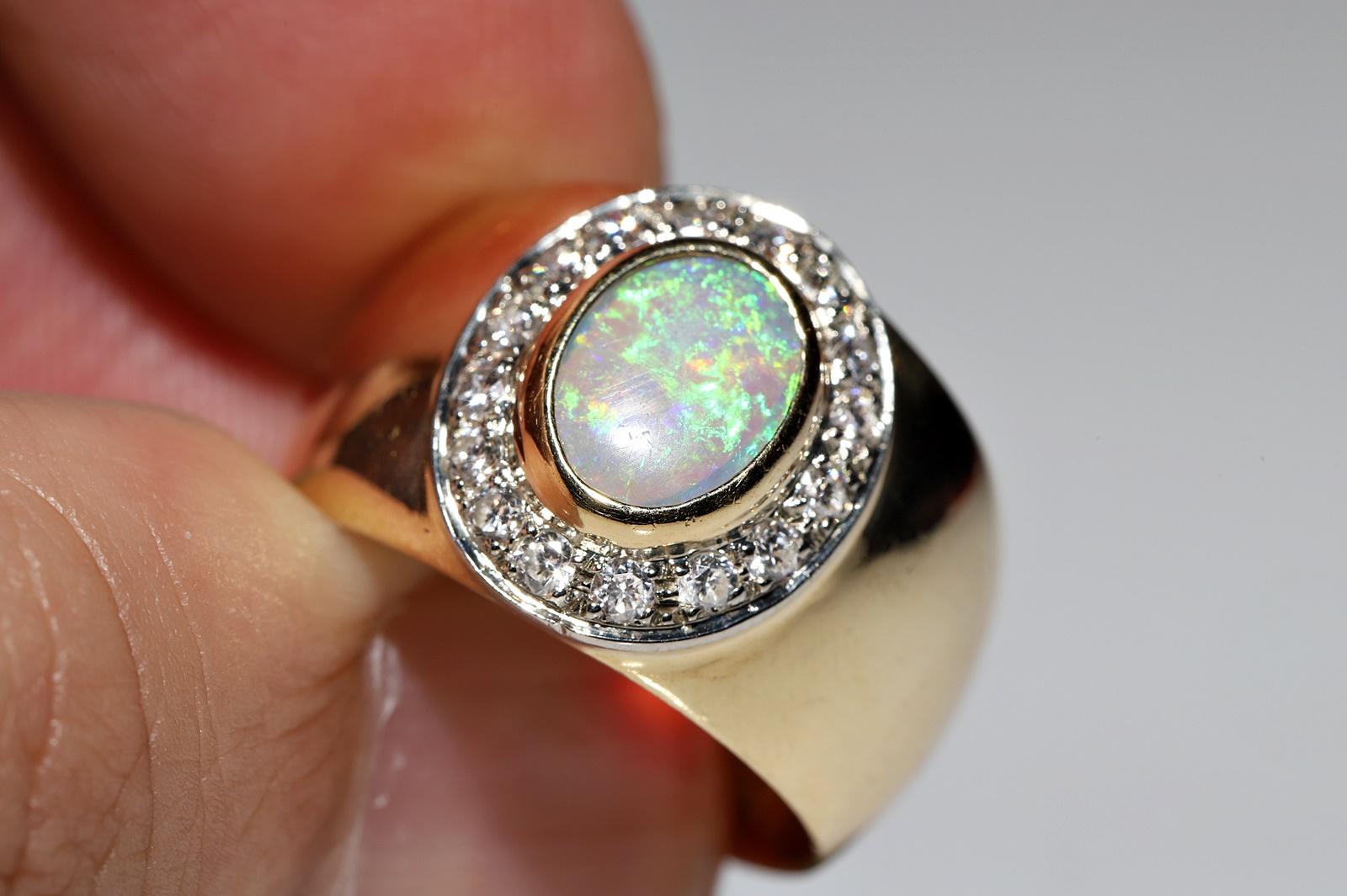 Vintage Circa 1980er Jahre 18k Gold Natürlicher Diamant und Opal Dekorierter Ring im Angebot 5
