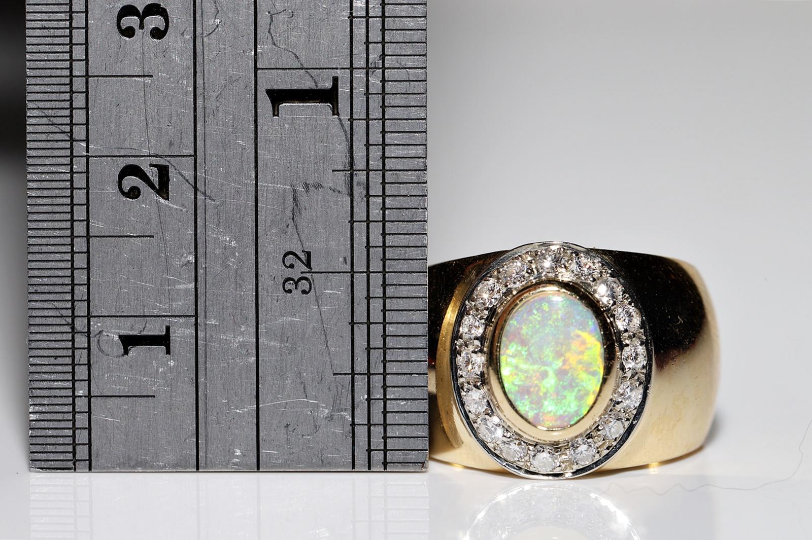 Vintage Circa 1980er Jahre 18k Gold Natürlicher Diamant und Opal Dekorierter Ring im Angebot 3