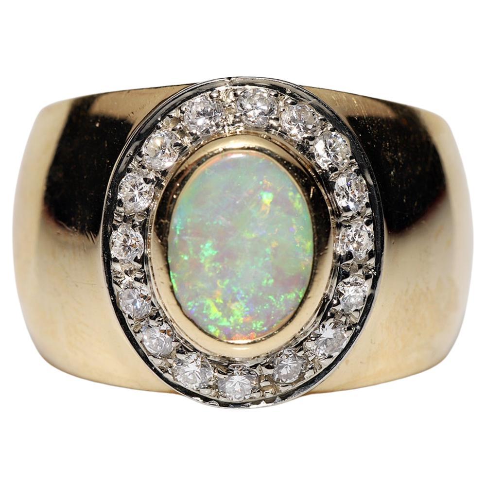 Vintage Circa 1980s 18k Gold Natural Diamond And Opal Decorated Ring 