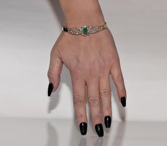 Vintage Circa 1980s 18k Gold Natural Diamond And Oval Cut Emerald Bracelet