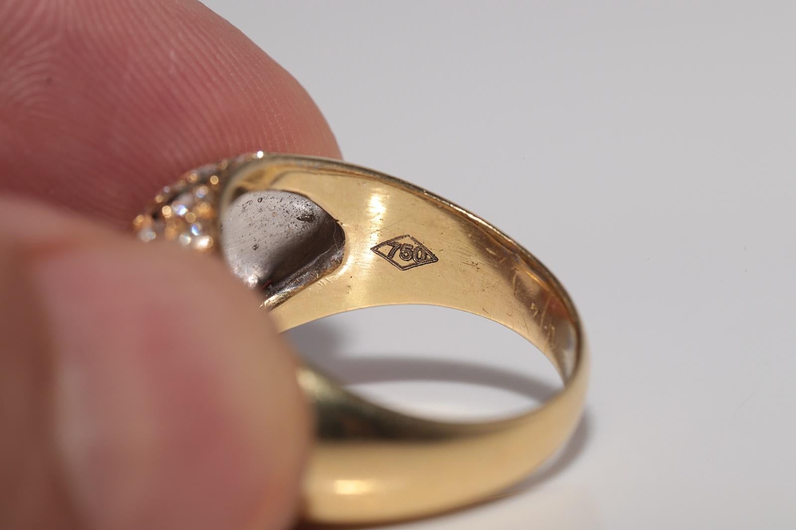 Vintage CIRCA 1980s 18k Gold Natürlicher Diamant und Ovalschliff Smaragd Starker Ring im Angebot 4