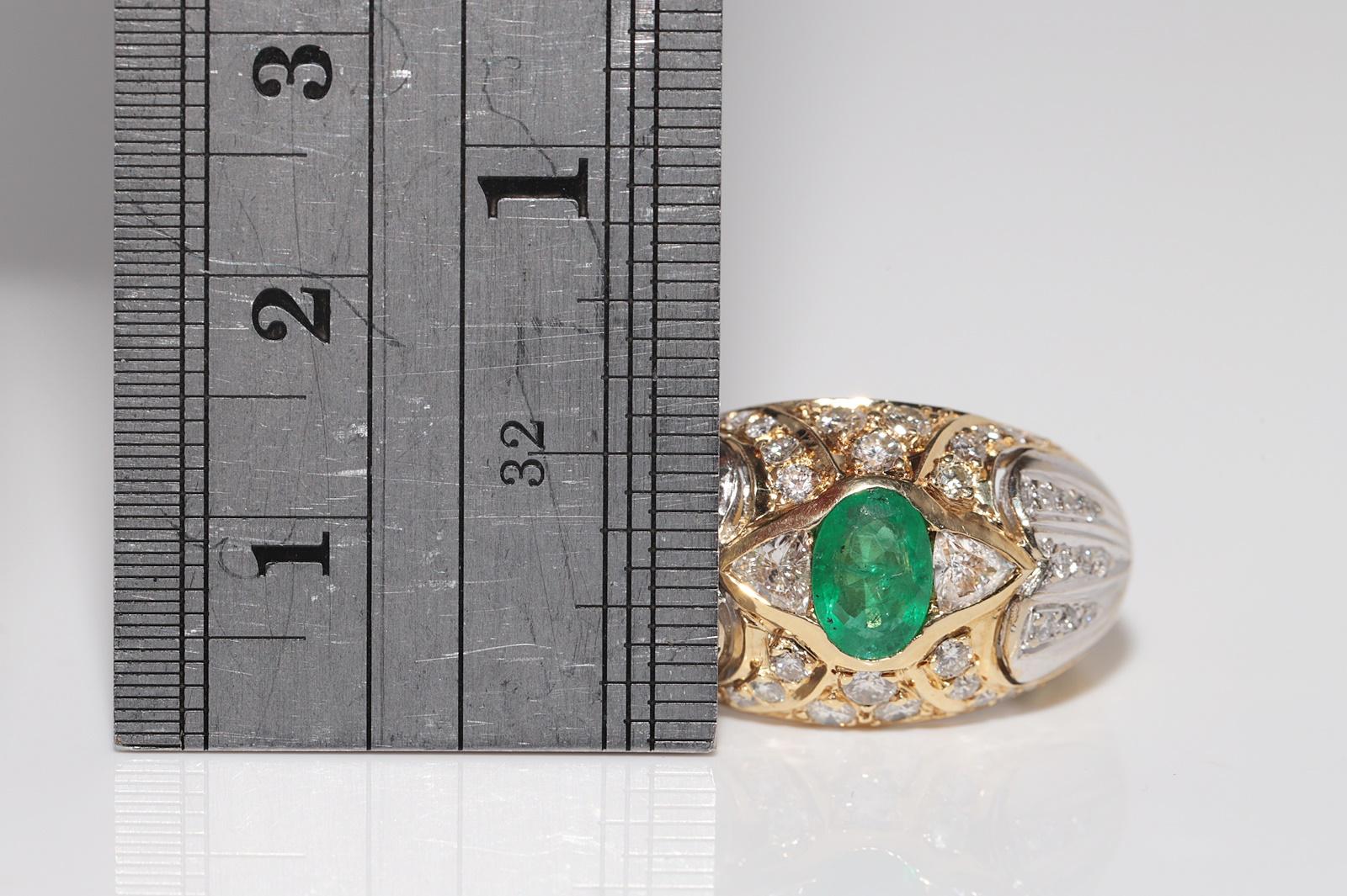 Vintage CIRCA 1980s 18k Gold Natürlicher Diamant und Ovalschliff Smaragd Starker Ring im Angebot 5