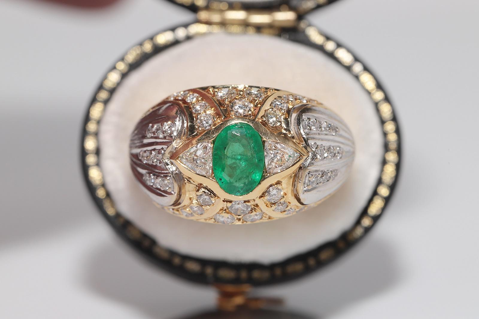 In sehr gutem Zustand.
Das Gesamtgewicht beträgt 11,6 Gramm.
Insgesamt ist der Diamant 1,30 ct.
Der Diamant hat die Farbe G und die Reinheit vvs1-vs1.
Insgesamt ist Smaragd 1 ct.
Ringgröße ist US 7
Wir können jede Größe herstellen.
Die Schachtel ist