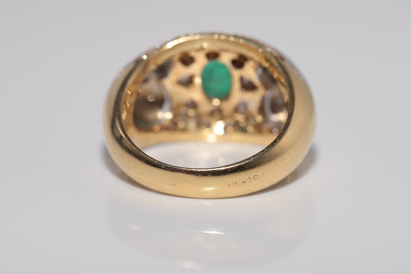 Vintage CIRCA 1980s 18k Gold Natürlicher Diamant und Ovalschliff Smaragd Starker Ring im Angebot 3