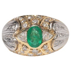 Vintage Circa 1980s 18k Gold Natural Diamond And Oval Cut Emerald Strong Ring