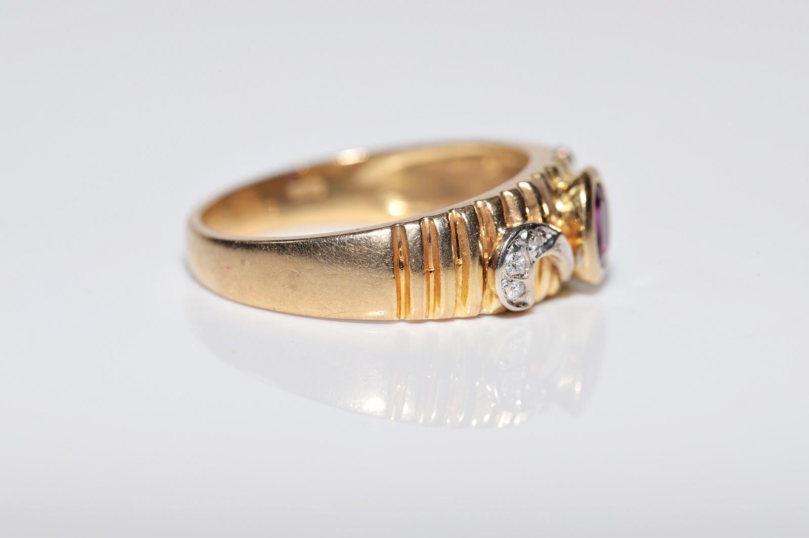 Dekorierter Vintage-Ring aus 18 Karat Gold mit natürlichem Diamanten im Ovalschliff und Rubin, ca. 1980er Jahre im Angebot 4