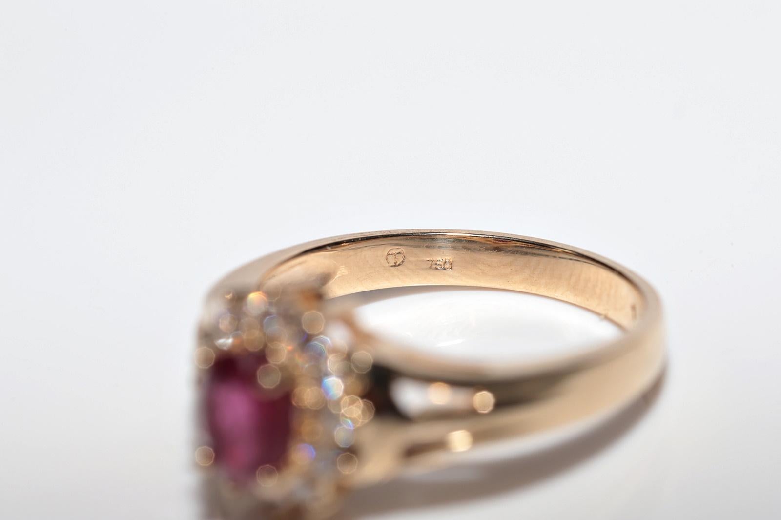 Vintage Circa 1980s 18k Gold Natural Diamond And Oval Cut Ruby Decorated Ring For Sale 5