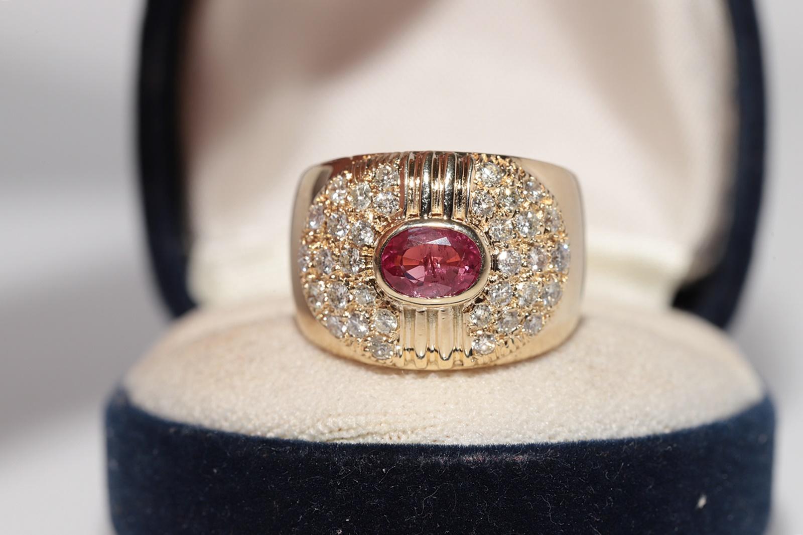Dekorierter Vintage-Ring aus 18 Karat Gold mit natürlichem Diamanten im Ovalschliff und Rubin, ca. 1980er Jahre Damen im Angebot