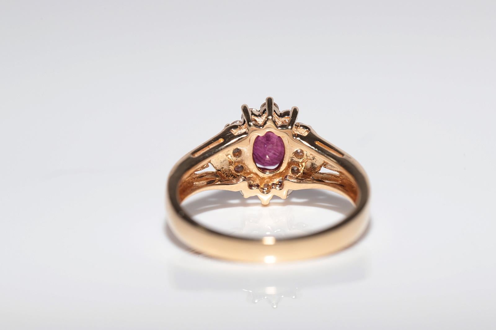 Vintage Circa 1980s 18k Gold Natural Diamond And Oval Cut Ruby Decorated Ring For Sale 1