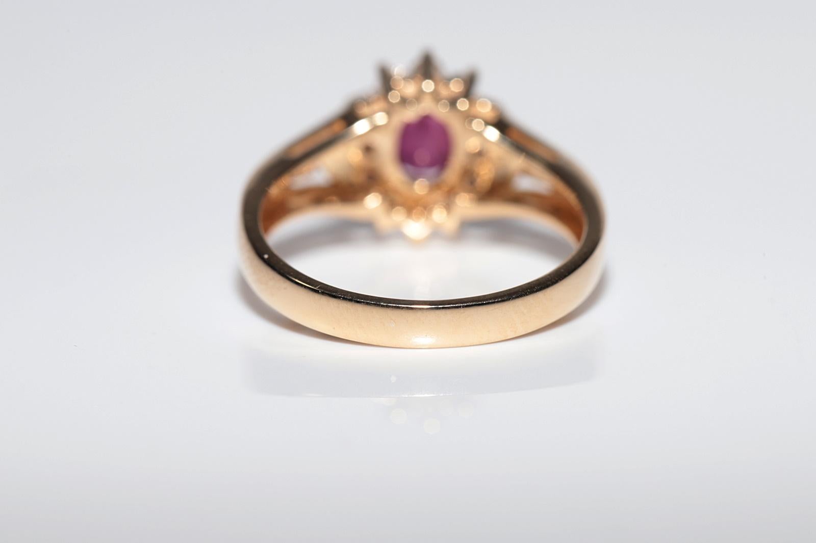 Vintage Circa 1980s 18k Gold Natural Diamond And Oval Cut Ruby Decorated Ring For Sale 2