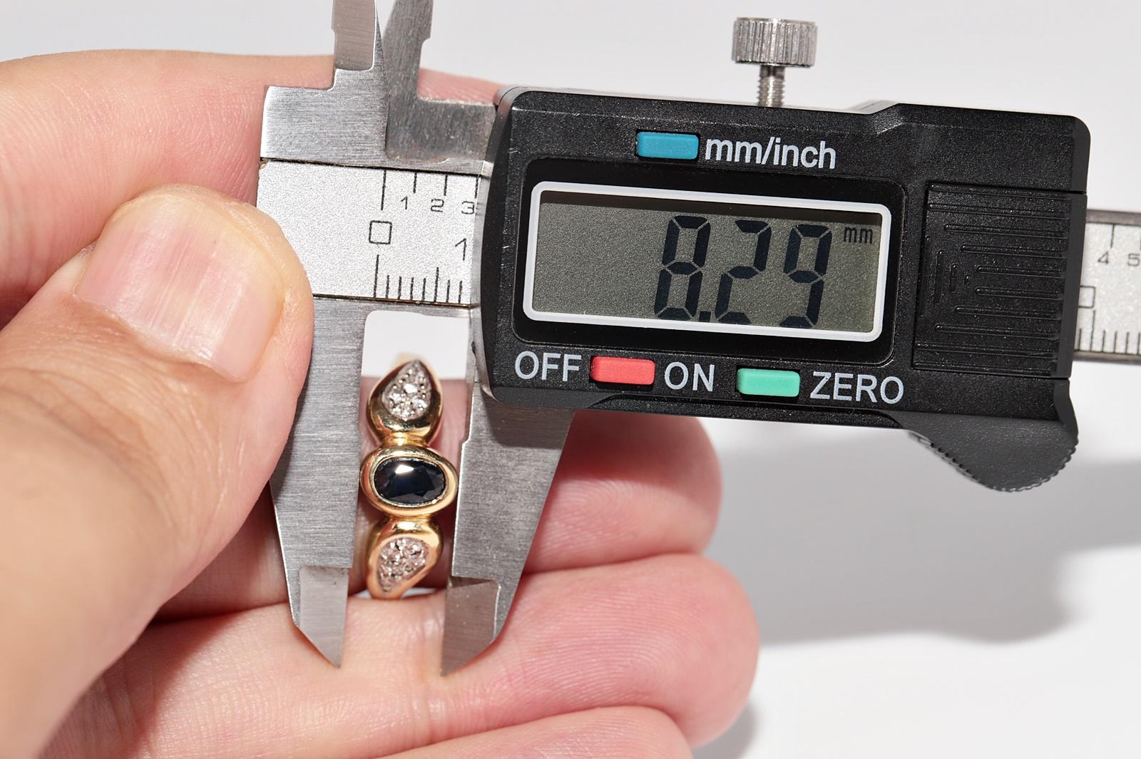 Vintage CIRCA 1980s 18k Gold Natürlicher Diamant und Saphir im Ovalschliff Ring im Angebot 7