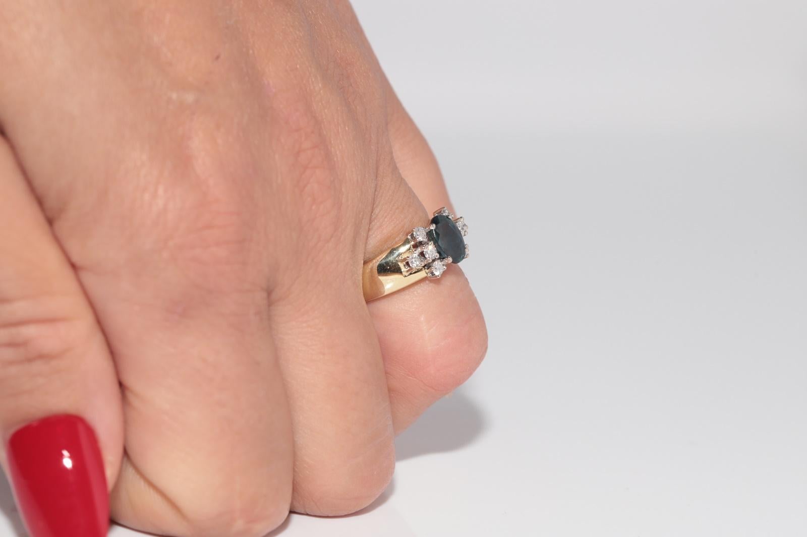 Vintage CIRCA 1980s 18k Gold Natürlicher Diamant und Saphir im Ovalschliff Ring im Angebot 10