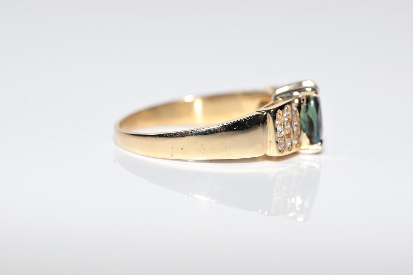 Women's Vintage Circa 1980s  18k Gold Natural Diamond And Oval Cut Sapphire Ring For Sale