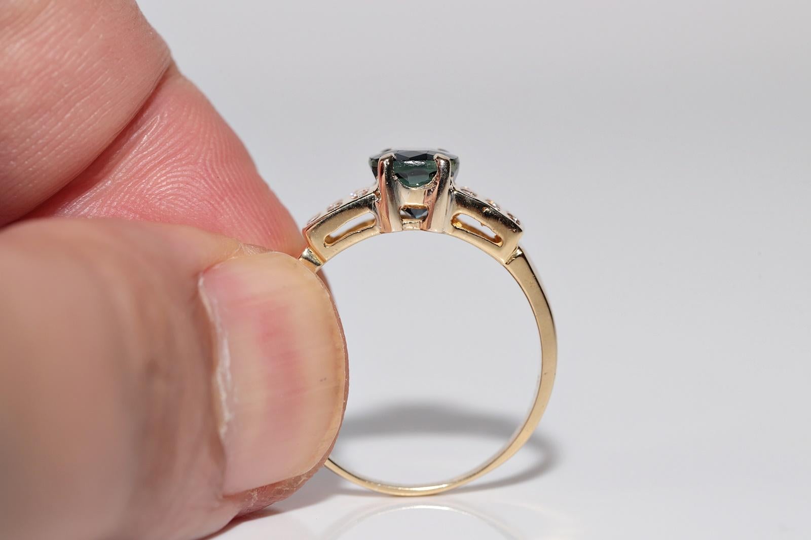 Vintage Circa 1980s  18k Gold Natural Diamond And Oval Cut Sapphire Ring For Sale 1