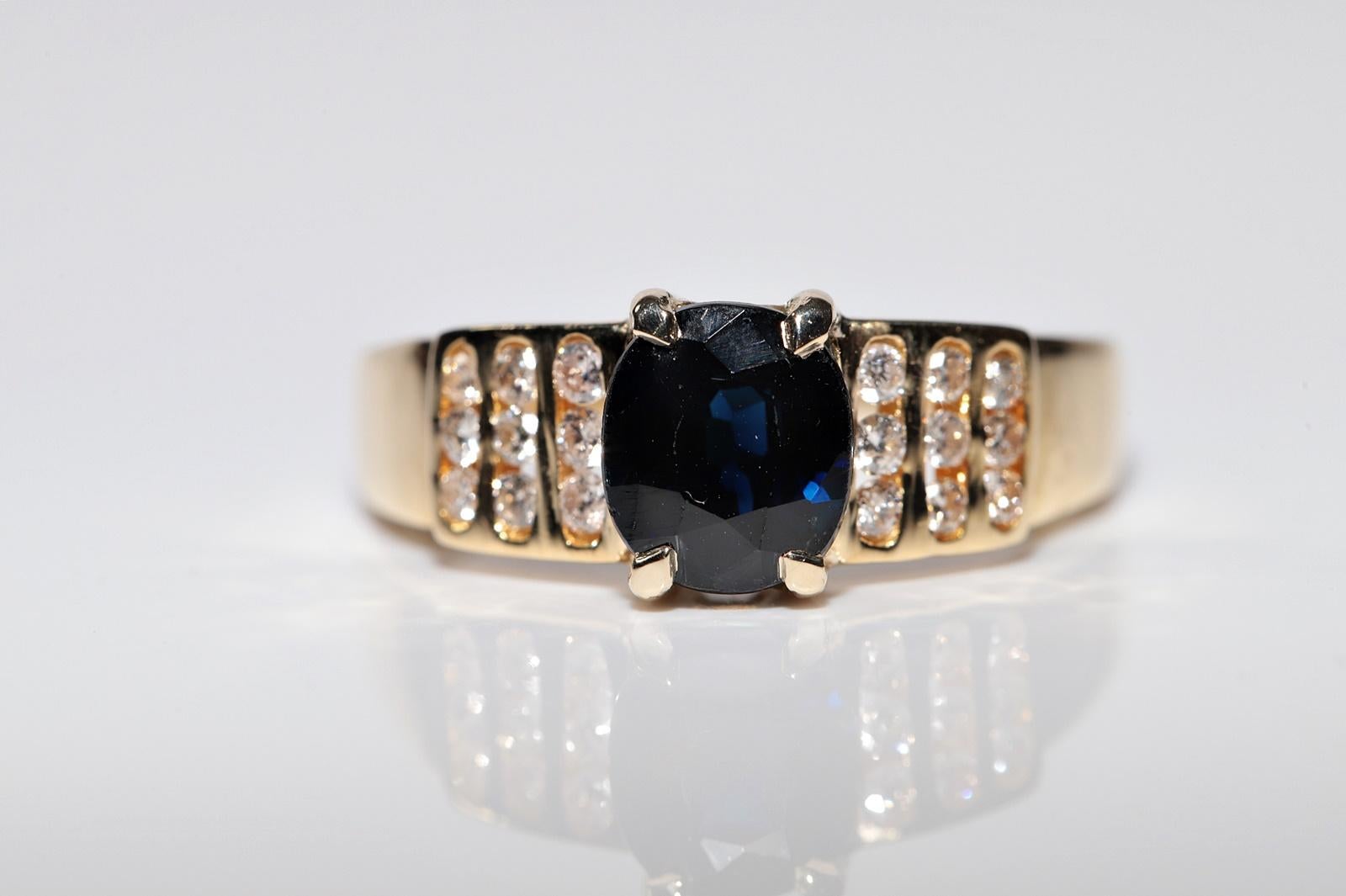 Vintage Circa 1980s  18k Gold Natural Diamond And Oval Cut Sapphire Ring