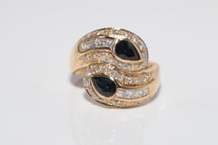 Vintage Circa 1980s 18k Gold Natural Diamond And Pear Cut Saphire Decorated Ring