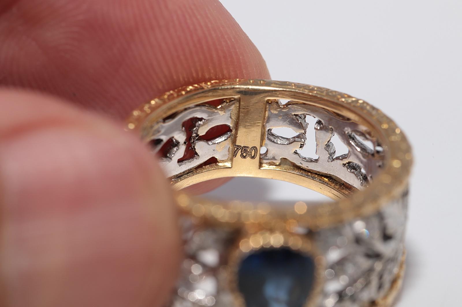 Vintage Circa 1980s 18k Gold Natural Diamond And Pear Cut Sapphire Ring For Sale 4