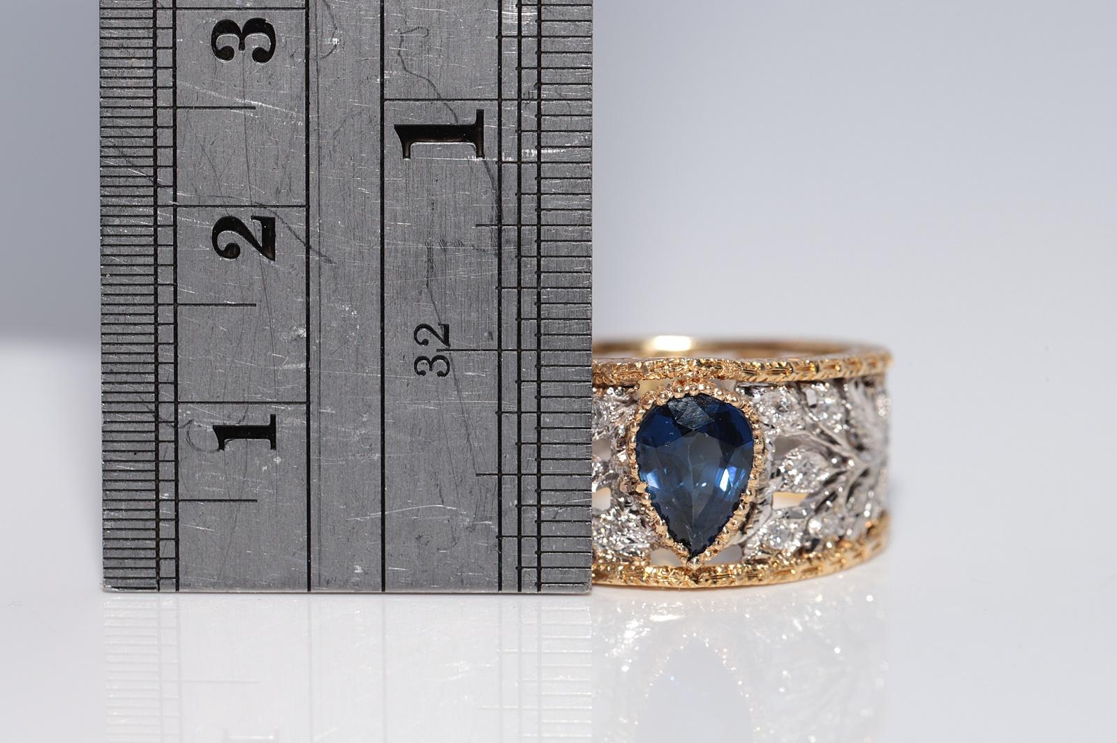 Vintage Circa 1980s 18k Gold Natural Diamond And Pear Cut Sapphire Ring For Sale 5