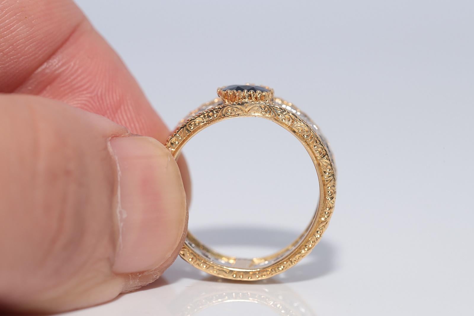 Vintage Circa 1980s 18k Gold Natural Diamond And Pear Cut Sapphire Ring For Sale 1