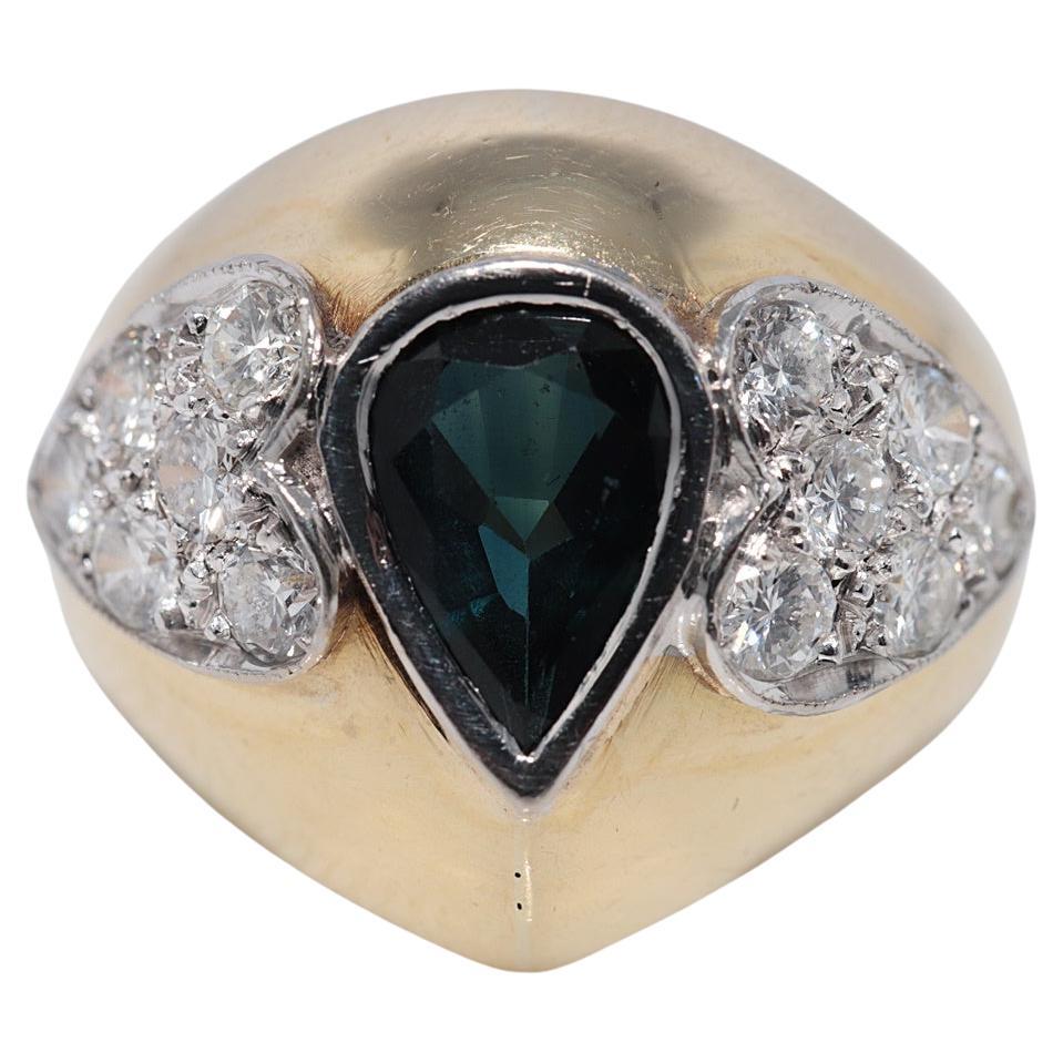 Vintage Circa 1980s 18k Gold Natural Diamond And Pear Cut Sapphire Ring For Sale