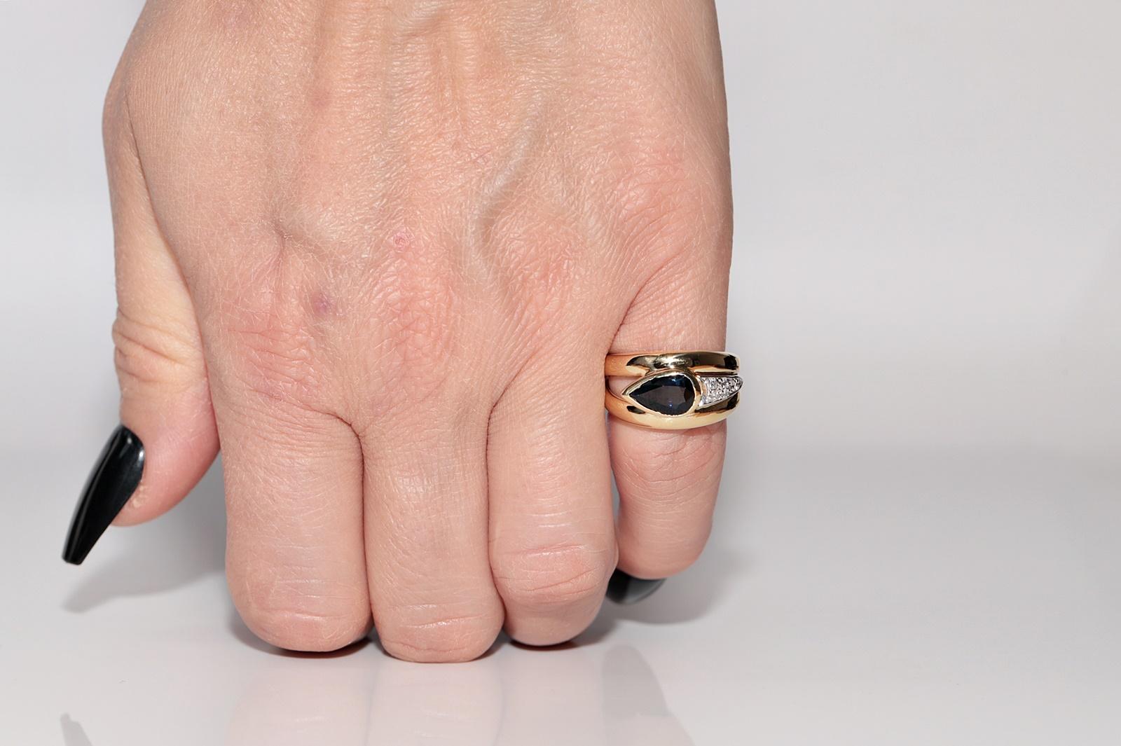 Retro Vintage Circa 1980s 18k Gold Natural Diamond And Pear  Cut  Sapphire Snake Ring For Sale